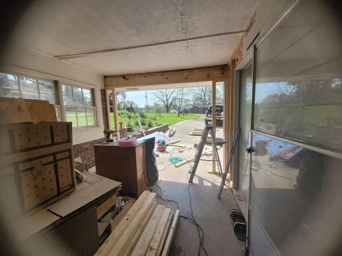 Air movers and dehumidifier for Water Mitigation Services in Bay Harbor Islands